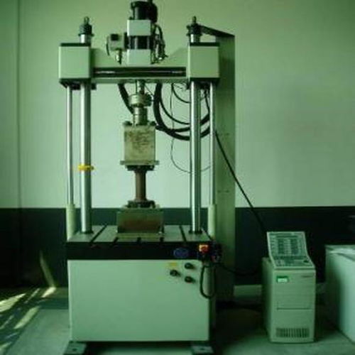 火車空氣彈簧扭擺疲勞試驗機與空氣彈簧熱壓平板機的應用與特點